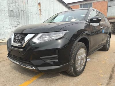 Nissan X-Trail, 2026 г., белый, 100 км Nissan X-Trail, 2026 г., чёрный, 100 км