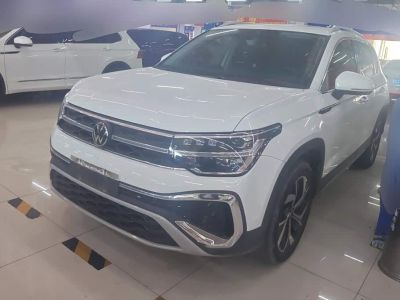 Volkswagen Tharu, 2022 г., чёрный, 39 400 км Volkswagen Tharu 2023 300TSI одна ведущая ось исполнение «Полная луна»