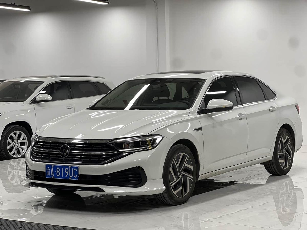 Volkswagen Sagitar, 2024 г., белый, 22 000 км Volkswagen Sagitar 2025 300TSI DSG Превосходство версия