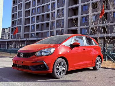 Honda Fit, 2022 г., белый, 49 000 км Honda 飞度, 2022 г., красный / фиолетовый, 60 000 км