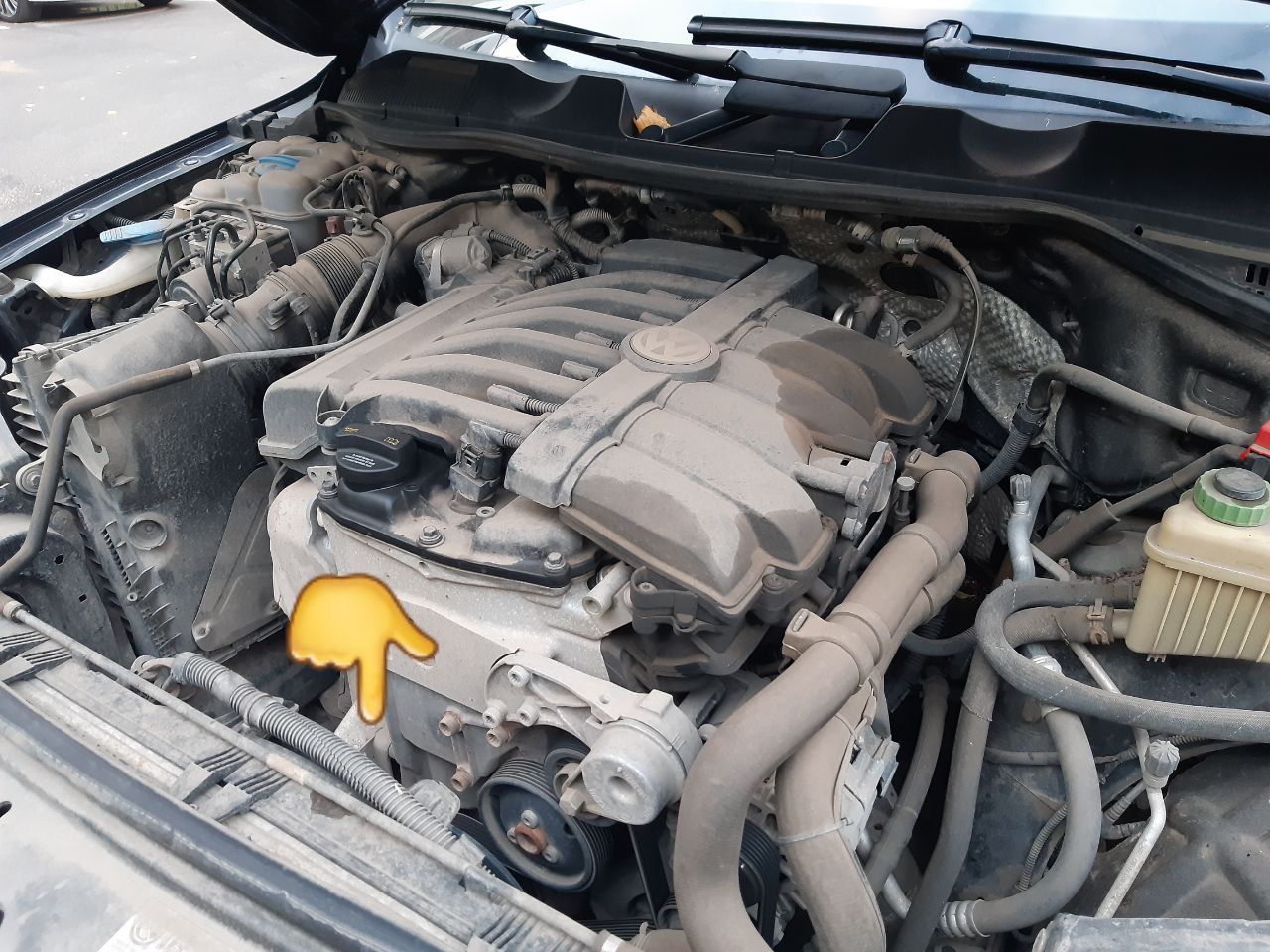 Расположение номера кузова , двигателя , VIN на примере а/м Volkswagen Touareg 2015 года (модификация модель двигателя СМТ 3,6 (249 л.с) – бензин)