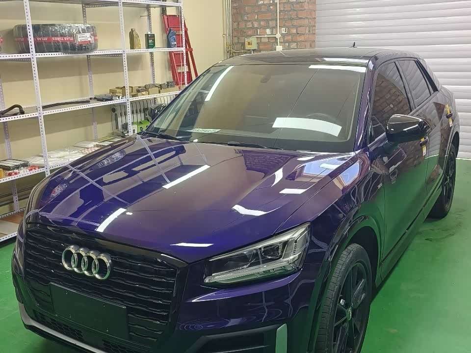 Audi Q2L, 2021 г., синий, 40 000 км Audi 奥迪Q2L, 2021 г., синий, 40 000 км