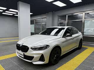BMW 1 серия, 2021 г., белый, 48 000 км BMW 1 серия 2021 120i пакет M Sport, исполнение «Ночь»
