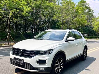 Volkswagen T-Roc, 2022 г., белый, 48 000 км Volkswagen T-Roc 2022 280TSI DSG одна ведущая ось Комфорт PLUS