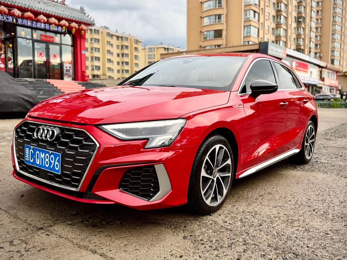 Audi A3, 2022 г., красный / фиолетовый, 49 000 км Audi A3, 2022 г., красный / фиолетовый, 49 000 км