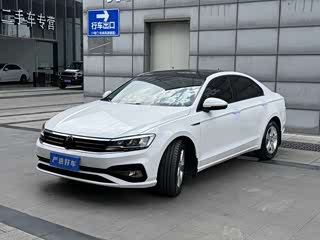 Volkswagen Lamando, 2022 г., белый, 33 000 км Volkswagen Lamando 2021 230TSI DSG комплектация «Стиль»