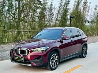 BMW X1, 2021 г., красный / фиолетовый, 40 000 км BMW X1 2021 sDrive25Li комплектация «Лидер»