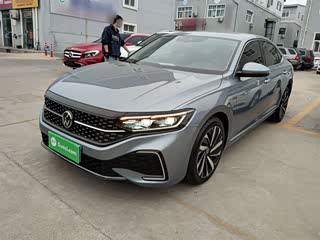 Volkswagen Passat, 2021 г., синий, 69 800 км Volkswagen Passat 2022 330TSI исполнение «Звёздное небо» Люкс