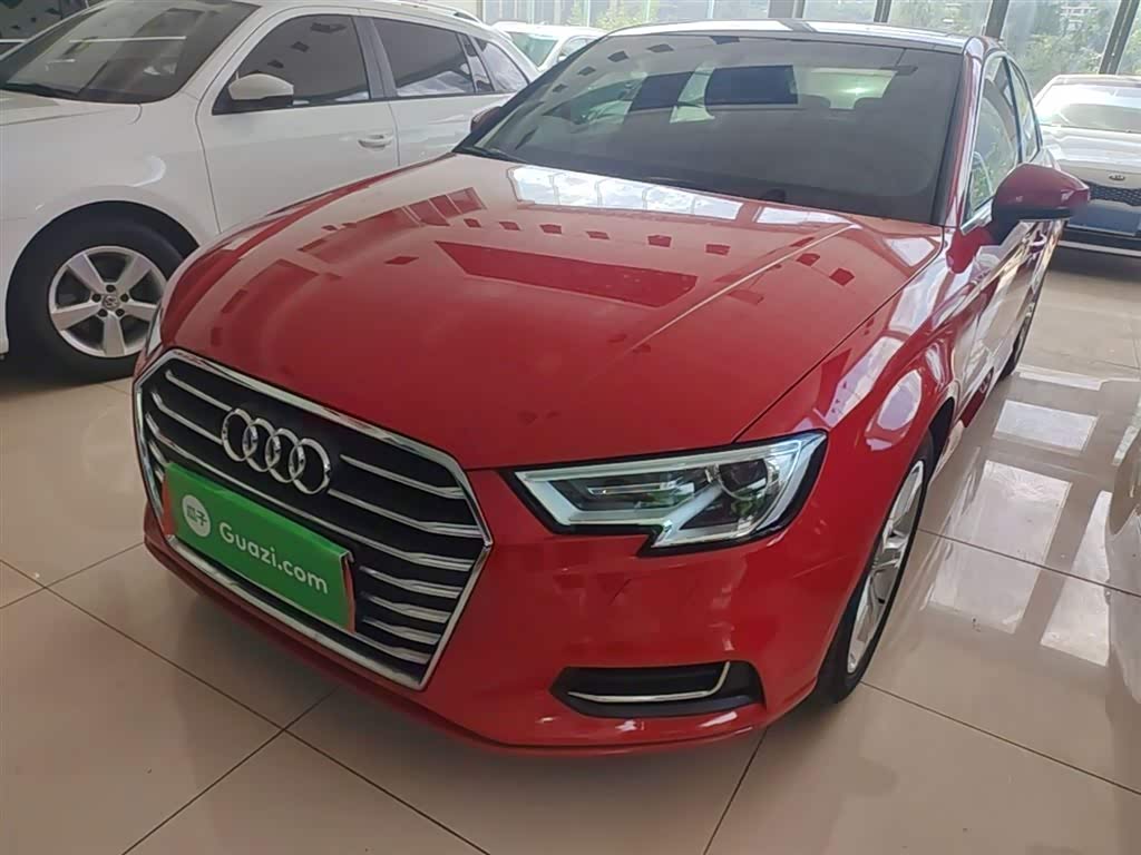 Audi A3, 2021 г., красный / фиолетовый, 53 000 км Audi A3, 2021 г., красный / фиолетовый, 53 000 км