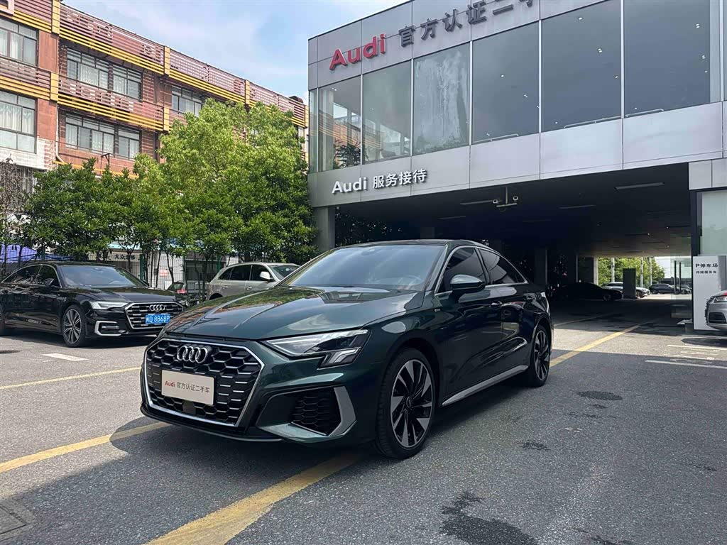 Audi A3, 2024 г., зелёный, 24 000 км Audi A3, 2024 г., зелёный, 24 000 км
