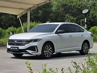 Volkswagen Lavida, 2026 г., белый, 6 000 км Volkswagen Lavida 2026 300TSI DSG исполнение «Звёздное небо» комплектация «Маньи»