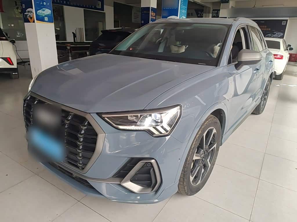 Audi Q3, 2022 г., синий, 57 500 км Audi 奥迪Q3, 2022 г., синий, 57 500 км