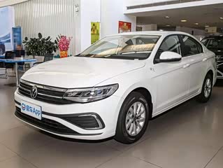 Volkswagen Bora, 2024 г., белый, 50 000 км Volkswagen Bora 2024 200TSI DSG Чансин версия