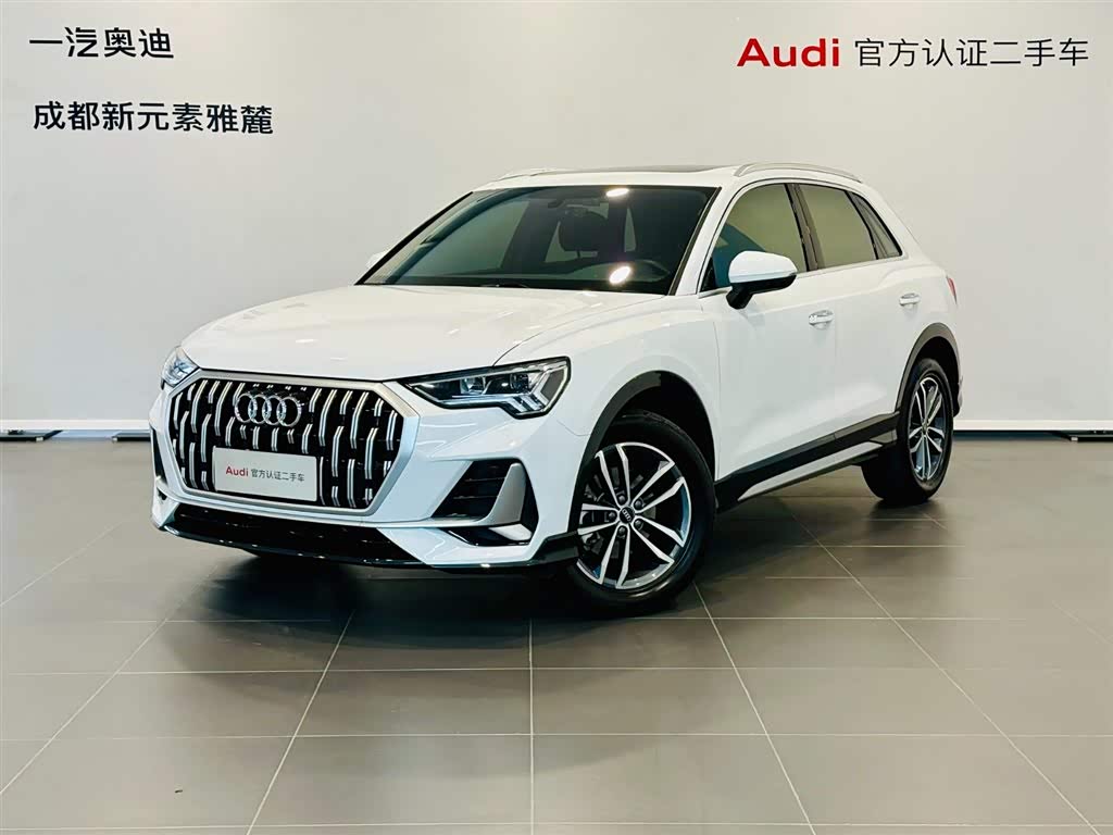 Audi Q3, 2024 г., белый, 20 400 км Audi 奥迪Q3, 2024 г., белый, 20 400 км