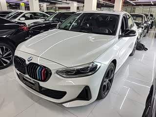 BMW 1 серия, 2024 г., белый, 19 900 км BMW 1 серия 2023 125i пакет M Sport, исполнение «Ночь»
