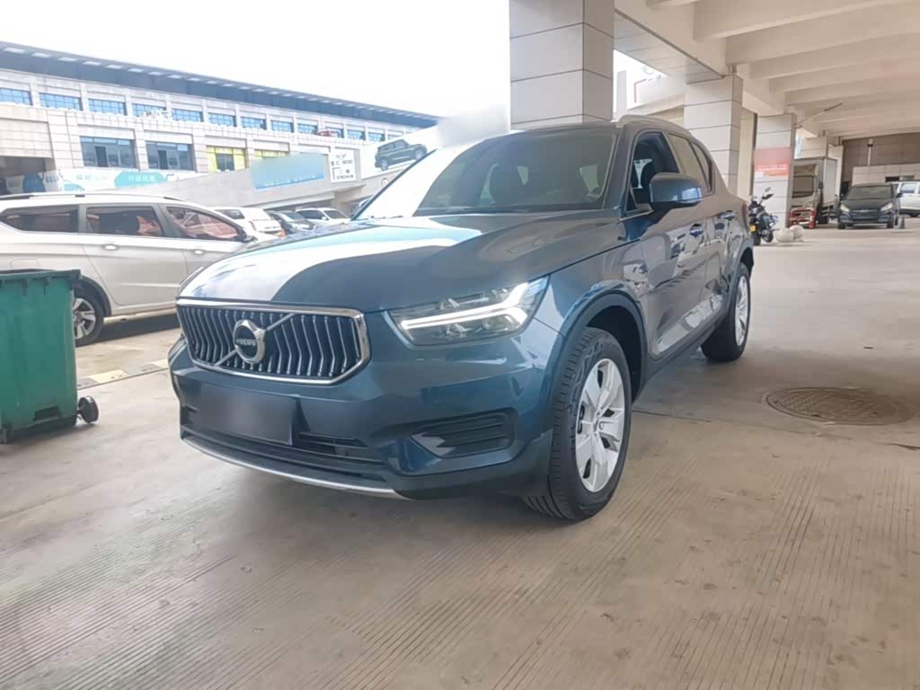 Volvo 沃尔沃XC40, 2022 г., синий, 62 300 км Volvo 沃尔沃XC40, 2022 г., синий, 62 300 км