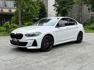 BMW 1 серия, 2021 г., белый, 80 000 км BMW 1 серия 2021 125i пакет M Sport, исполнение «Ночь»