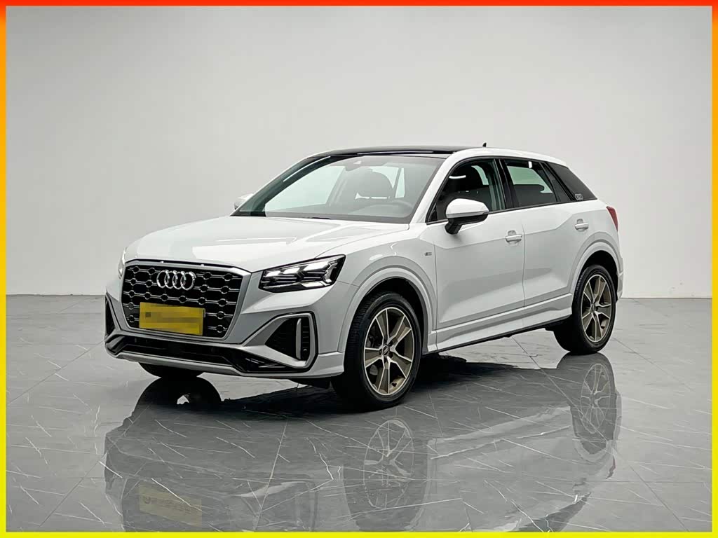 Audi Q2L, 2022 г., белый, 41 000 км Audi 奥迪Q2L, 2022 г., белый, 41 000 км