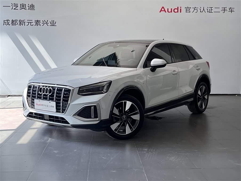 Audi Q2L, 2022 г., белый, 43 400 км Audi 奥迪Q2L, 2022 г., белый, 43 400 км