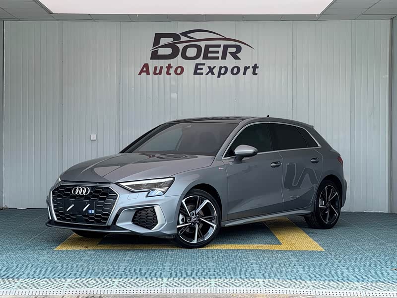 Audi A3, 2023 г., серебристый / серый, 48 000 км Audi A3, 2023 г., серебристый / серый, 48 000 км