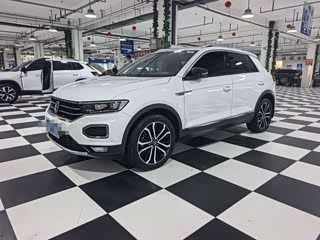 Volkswagen T-Roc, 2022 г., белый, 29 000 км Volkswagen T-Roc 2022 280TSI DSG одна ведущая ось Комфорт PLUS