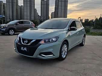 Nissan 骐达TIIDA, 2023 г., серебристый / серый, 70 000 км