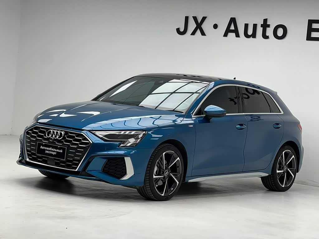 Audi A3, 2022 г., синий, 33 000 км Audi A3, 2022 г., синий, 33 000 км