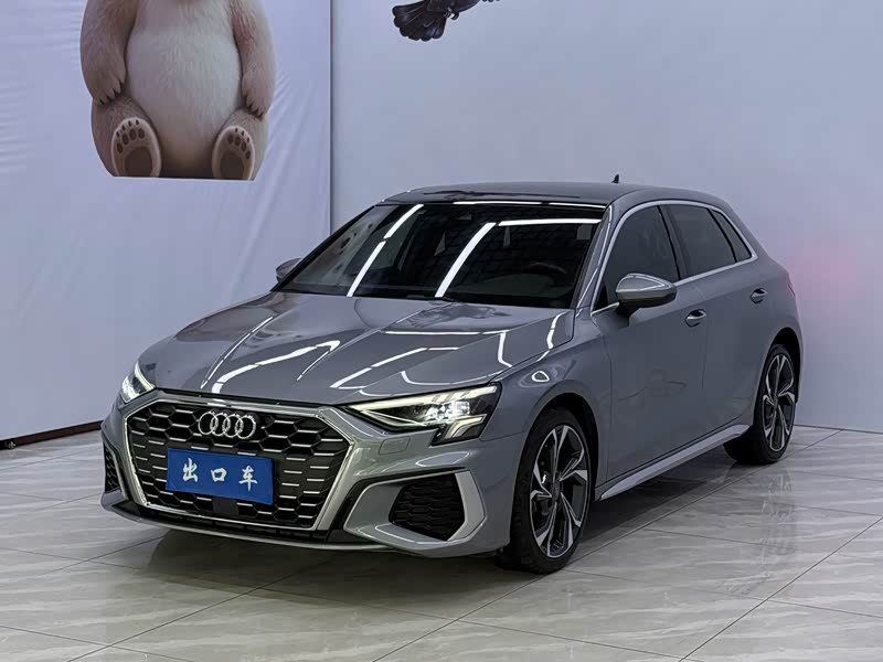 Audi A3, 2022 г., серебристый / серый, 32 000 км Audi A3, 2022 г., серебристый / серый, 32 000 км