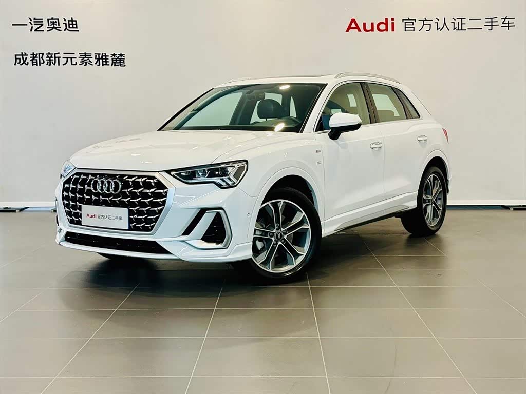 Audi Q3, 2026 г., белый, 7 800 км Audi 奥迪Q3, 2026 г., белый, 7 800 км