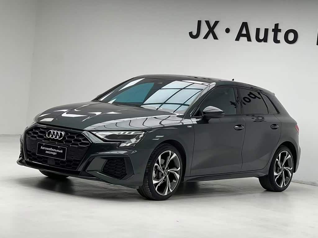 Audi A3, 2022 г., зелёный, 52 000 км Audi A3, 2022 г., зелёный, 52 000 км