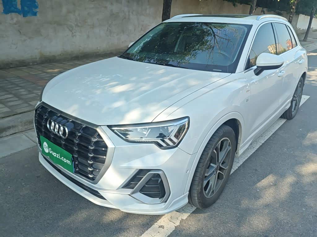 Audi Q3, 2022 г., белый, 66 200 км Audi 奥迪Q3, 2022 г., белый, 66 200 км