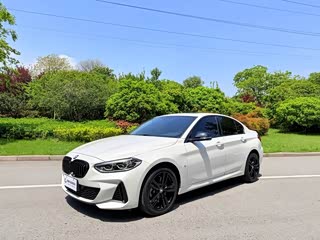BMW 1 серия, 2024 г., белый, 19 000 км BMW 1 серия 2023 125i пакет M Sport, исполнение «Ночь»