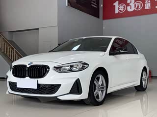 BMW 1 серия, 2022 г., белый, 73 000 км BMW 1 серия 2022 120i M Спорт