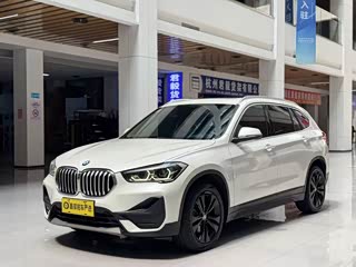 BMW X1, 2021 г., белый, 59 800 км BMW X1 2021 обновлённая версия sDrive20Li комплектация «Стиль»