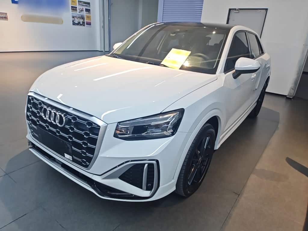 Audi Q2L, 2022 г., белый, 49 200 км Audi 奥迪Q2L, 2022 г., белый, 49 200 км