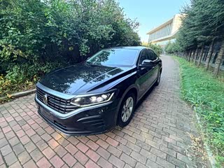 Volkswagen Passat, 2023 г., чёрный, 33 000 км Volkswagen Passat 2023 280TSI комплектация «Элита»