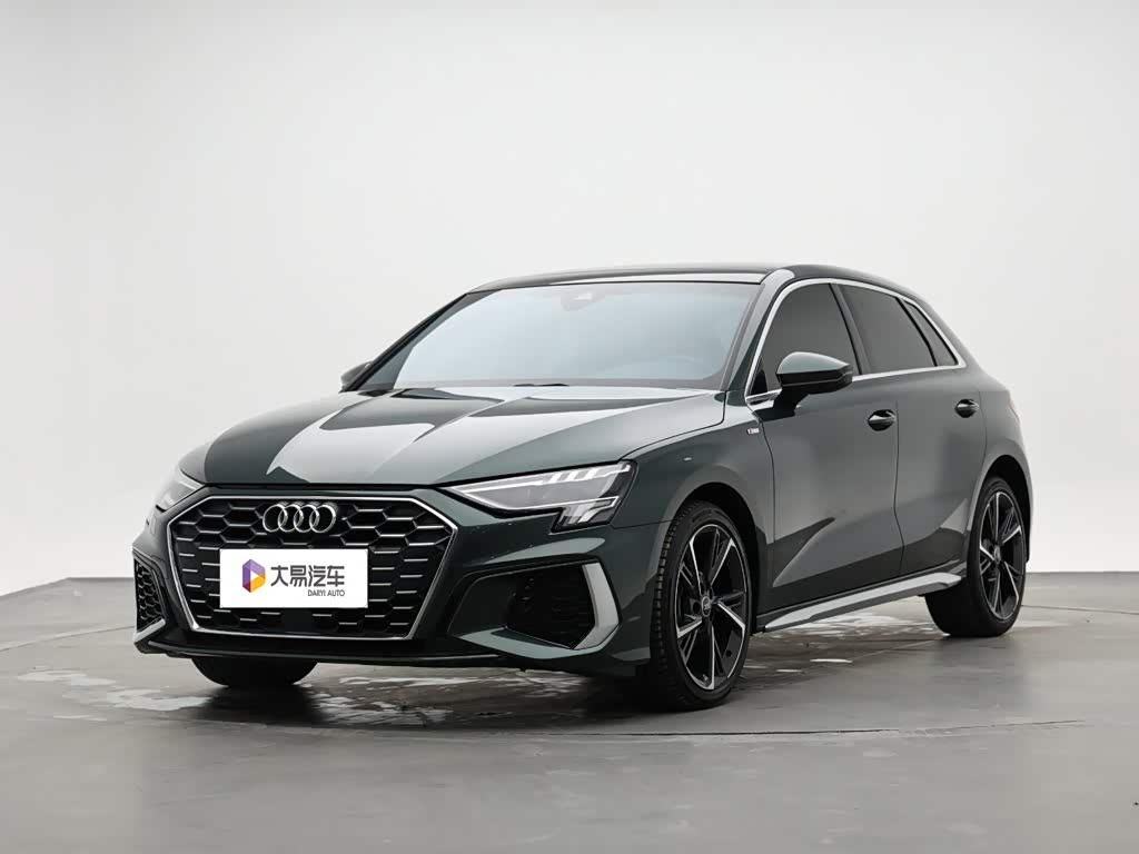 Audi A3, 2022 г., зелёный, 51 400 км Audi A3, 2022 г., зелёный, 51 400 км