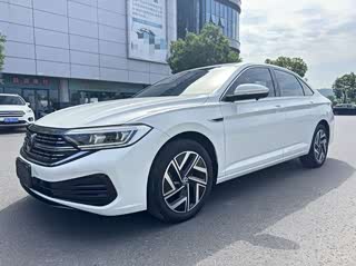 Volkswagen Sagitar, 2024 г., белый, 17 000 км Volkswagen Sagitar 2024 300TSI DSG комплектация «Чаоюэ»