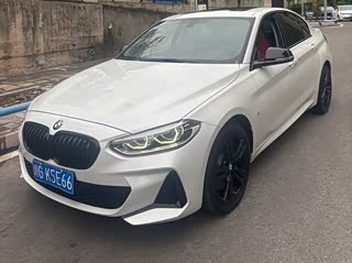 BMW 1 серия, 2023 г., белый, 33 000 км BMW 1 серия 2023 125i пакет M Sport, исполнение «Ночь»