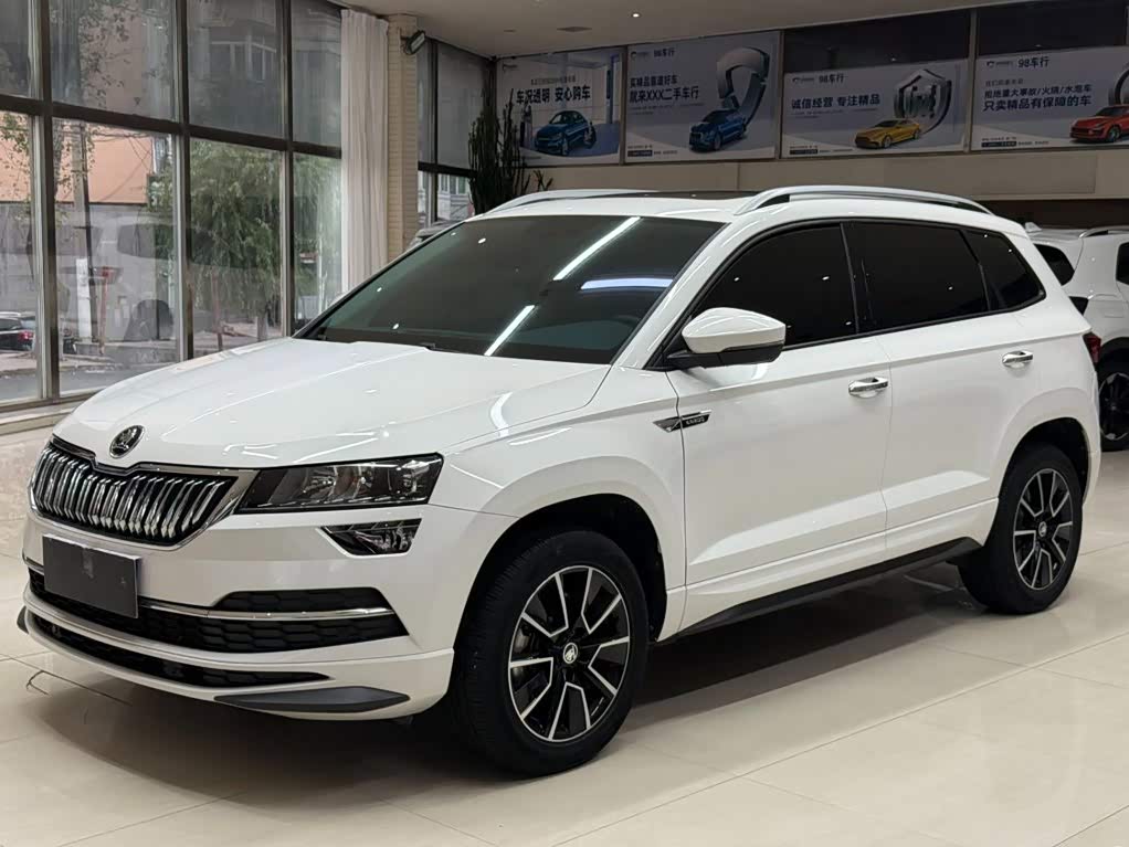 Skoda Karoq, 2022 г., белый, 14 000 км Skoda 柯珞克, 2022 г., белый, 14 000 км