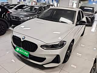 BMW 1 серия, 2023 г., белый, 73 100 км BMW 1 серия 2023 125i пакет M Sport, исполнение «Ночь»