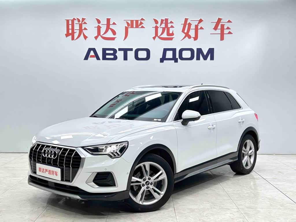 Audi Q3, 2022 г., белый, 29 600 км Audi 奥迪Q3, 2022 г., белый, 29 600 км