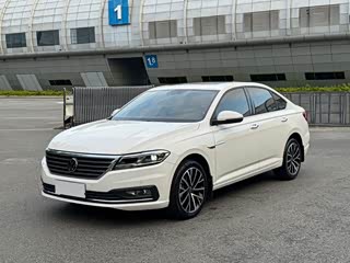 Volkswagen Lavida, 2021 г., белый, 17 000 км Volkswagen Lavida 2021 280TSI DSG Люкс