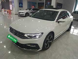 Volkswagen Magotan, 2023 г., белый, 30 100 км Volkswagen Magotan 2023 200 × десять тысяч выпущенных автомобилей, юбилейная серия 280TSI DSG комплектация «Лидер»