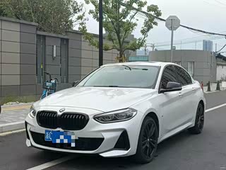 BMW 1 серия, 2022 г., белый, 45 000 км BMW 1 серия 2022 125i пакет M Sport, исполнение «Ночь»