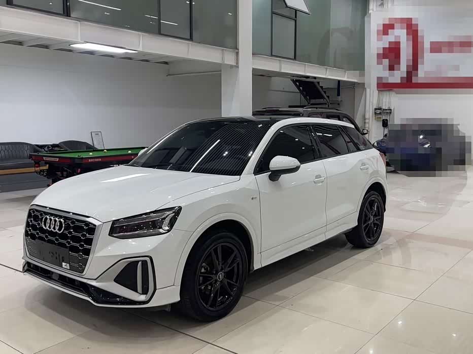 Audi Q2L, 2022 г., белый, 36 200 км Audi 奥迪Q2L, 2022 г., белый, 36 200 км