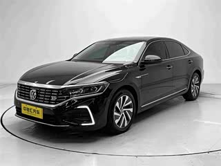 Volkswagen Passat PHEV, 2022 г., чёрный, 39 000 км Volkswagen Passat подключаемый гибрид 2022 430PHEV гибрид Люкс