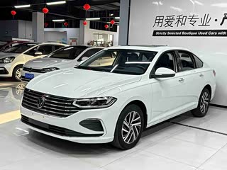 Volkswagen Lavida, 2023 г., белый, 40 000 км Volkswagen Lavida 2023 1.5L автомат пять миллионов версия