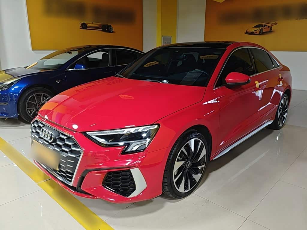 Audi A3, 2023 г., красный / фиолетовый, 52 500 км Audi A3, 2023 г., красный / фиолетовый, 52 500 км