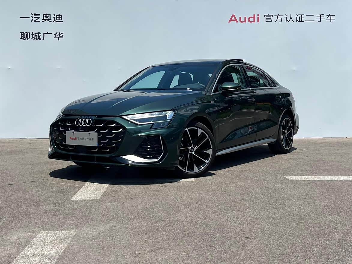 Audi A3, 2025 г., зелёный, 12 000 км Audi A3, 2025 г., зелёный, 12 000 км